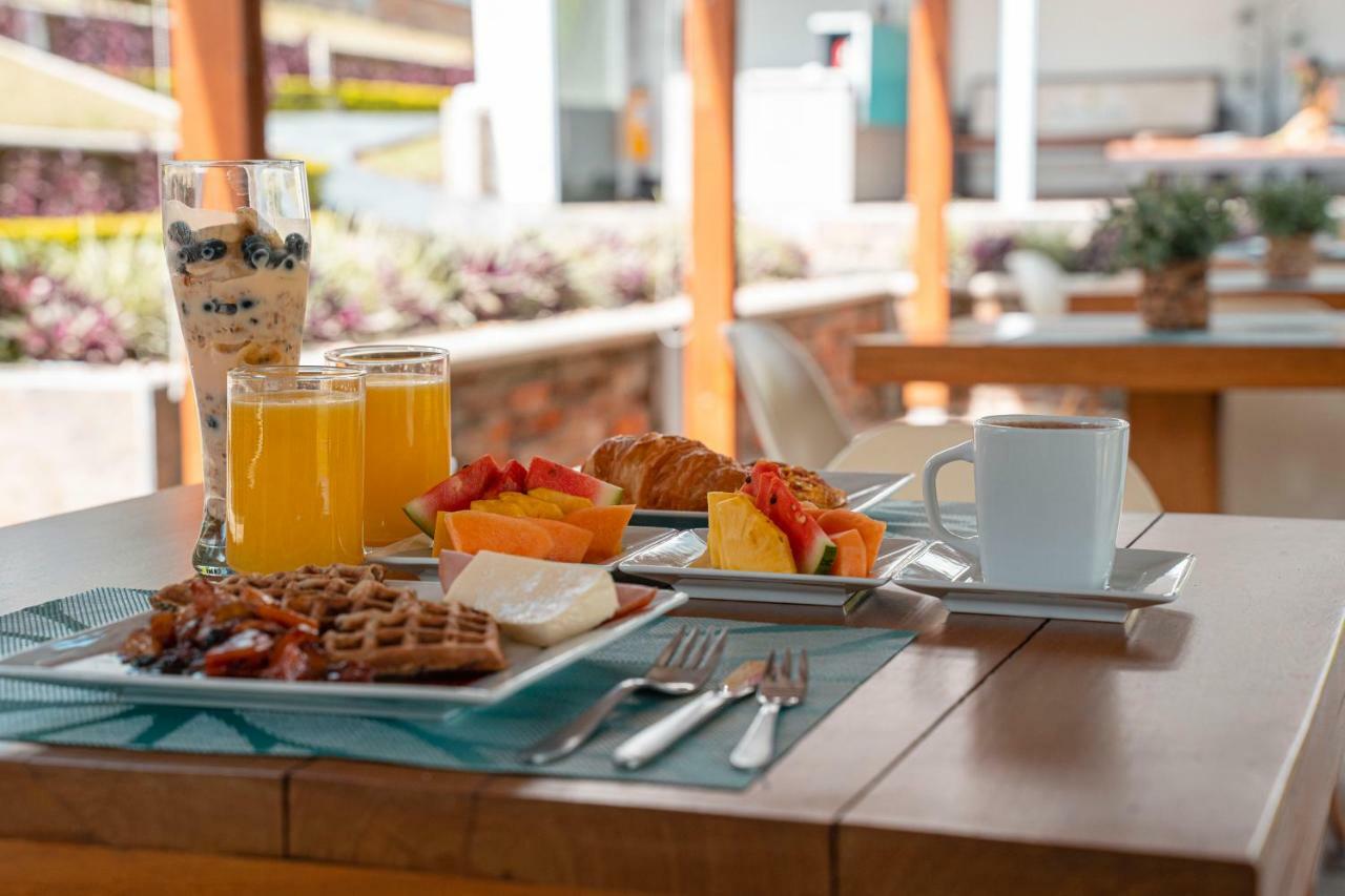 Hotel Syvanna Wellness And Spa Cerritos Екстериор снимка